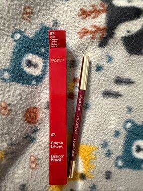 Clarins Lipliner Pencil 07 Plum - Deep Berry with Gold Cap